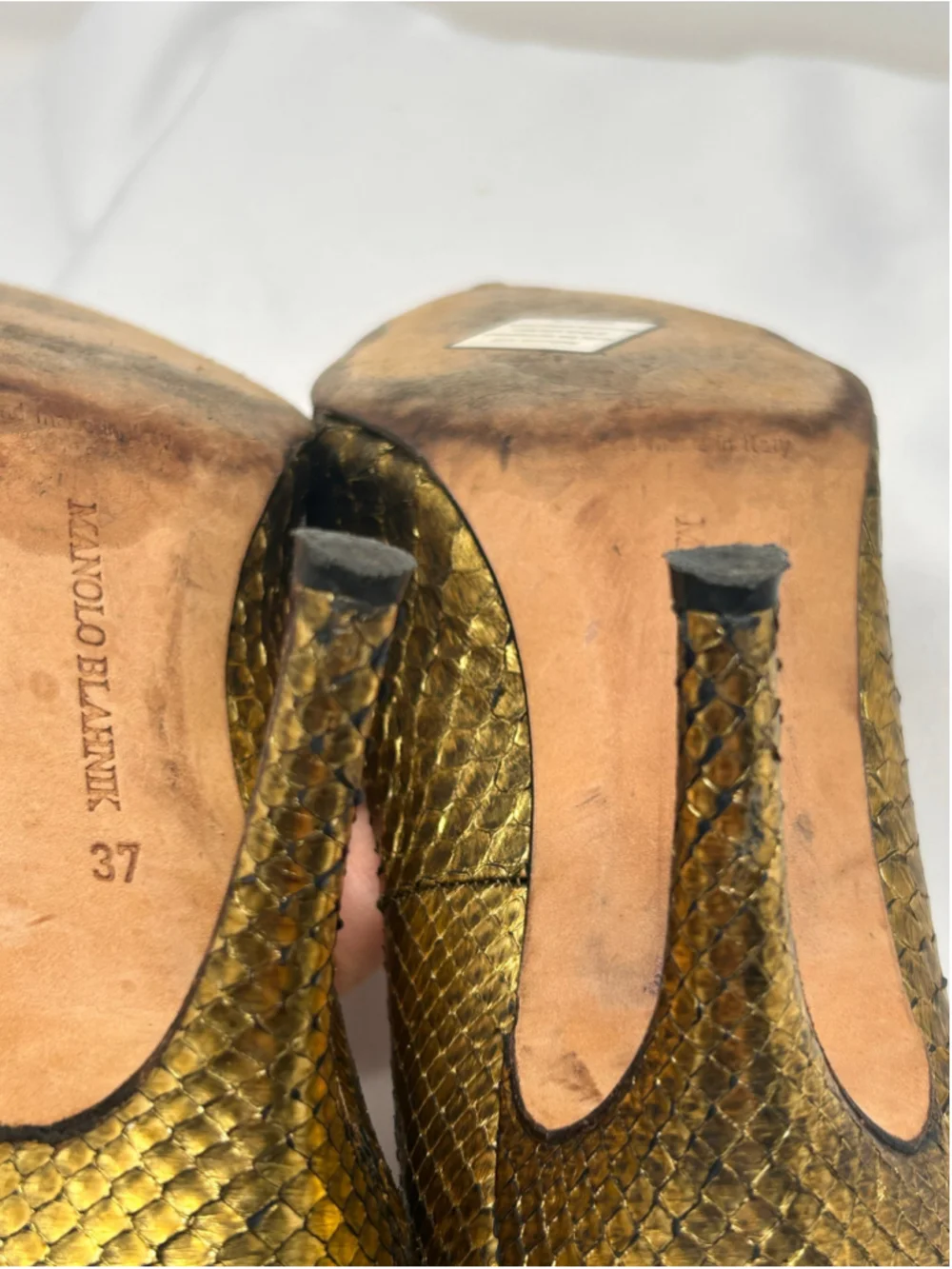 Manolo Blahnik BB Gold Metallic Snakeskin Embossed Pumps Heels 37